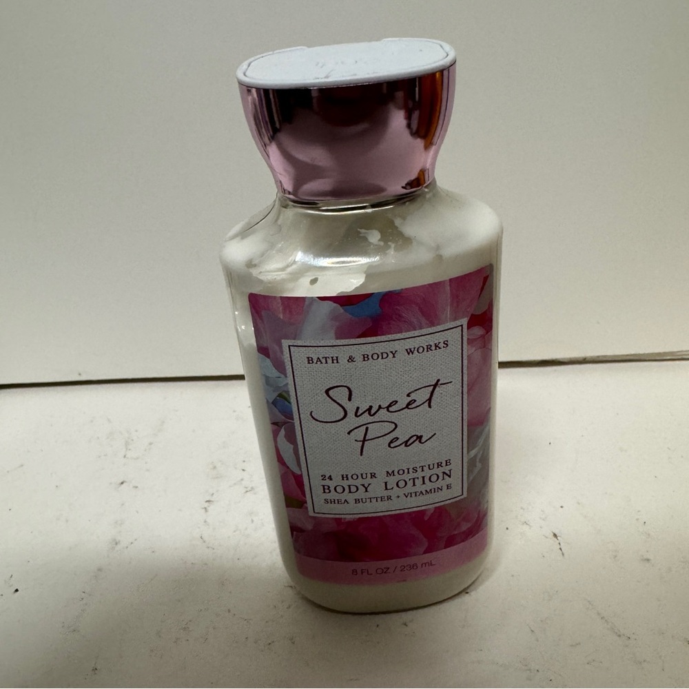 Bath & Body Works Sweet Pea Body Lotion 8 OZ